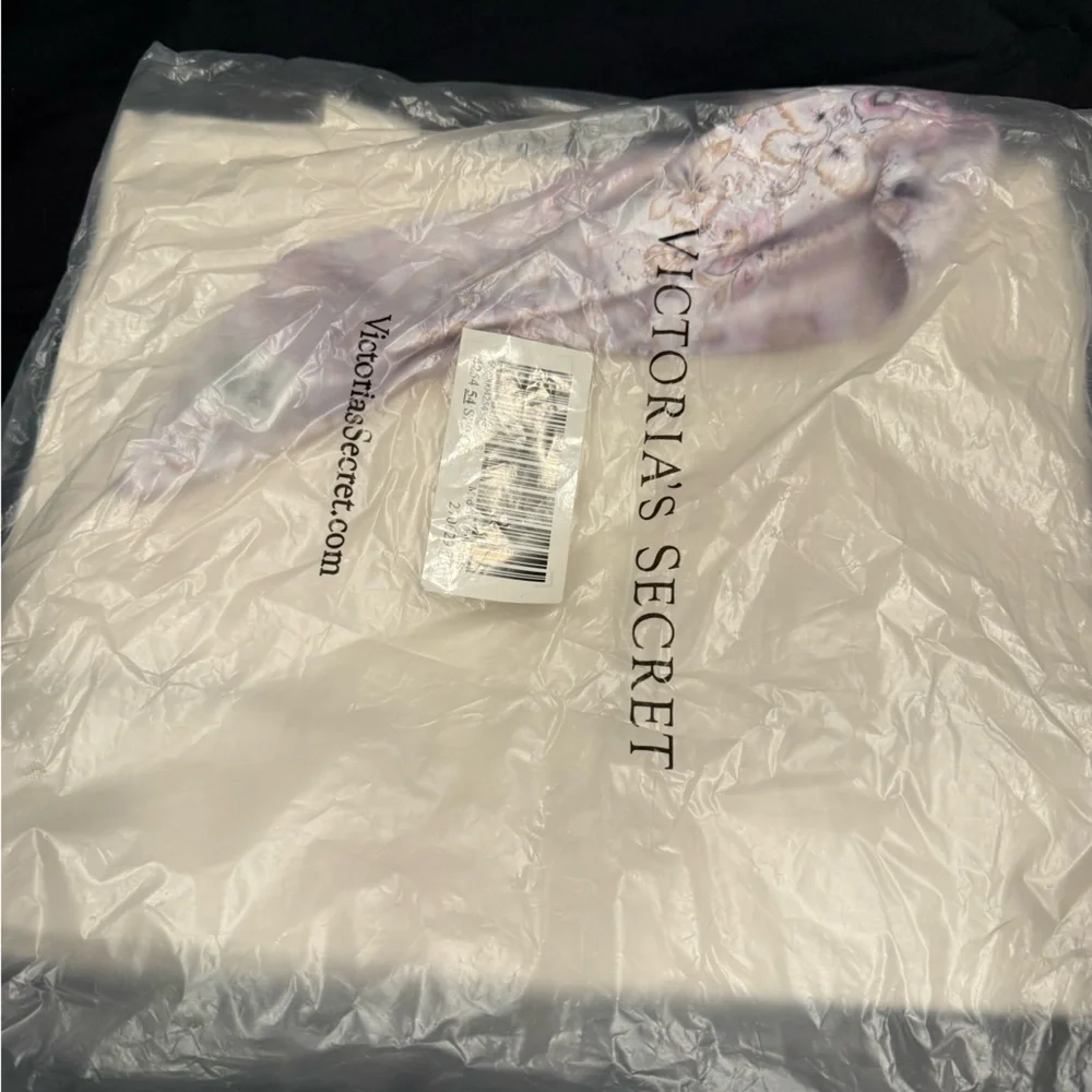 Victoria's Secret Cream Tote Bag with Elegant Twilly Scarf NWT